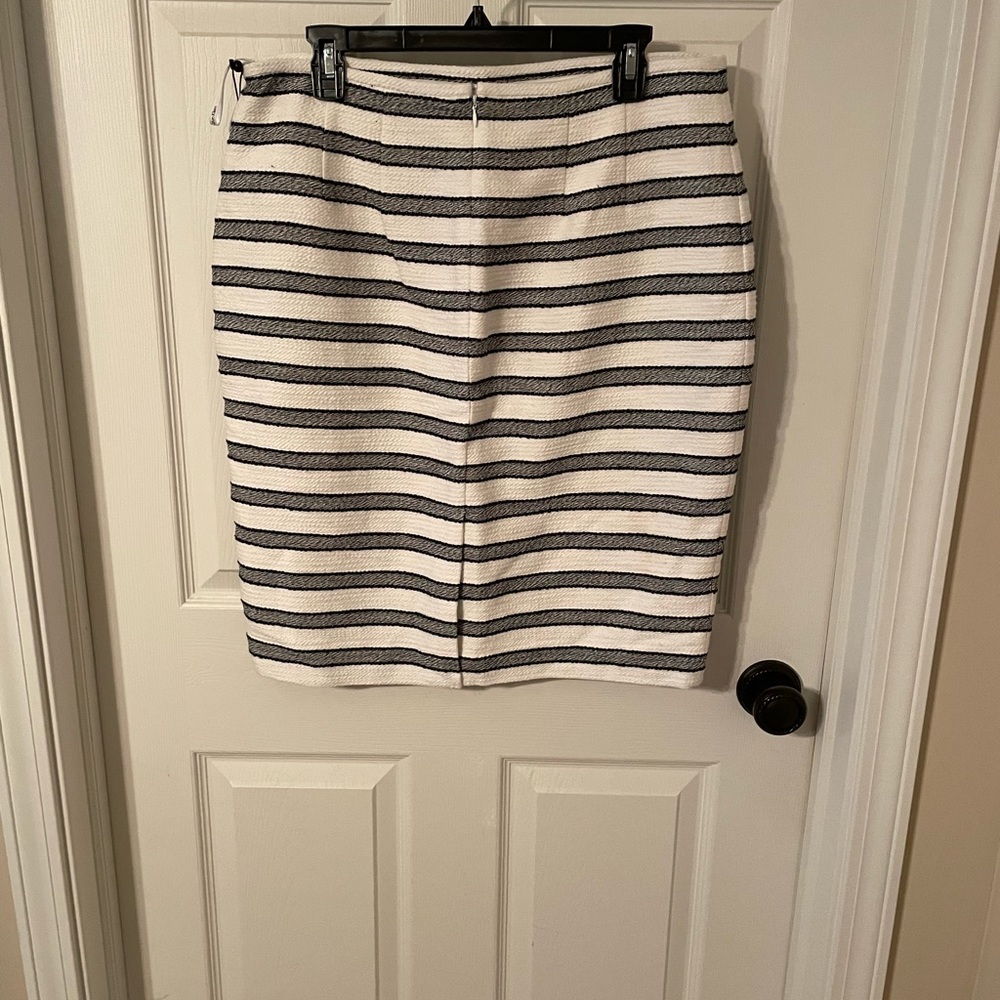 Calvin Klein skirt - Picture 1 of 3